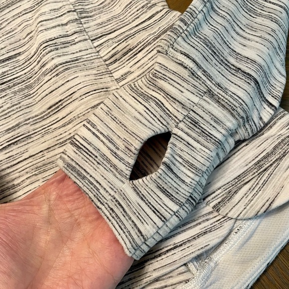 LULULEMON Runderful Long Sleeve Shirt - Space Dye Camo White Silver Spoon - Picture 6 of 8